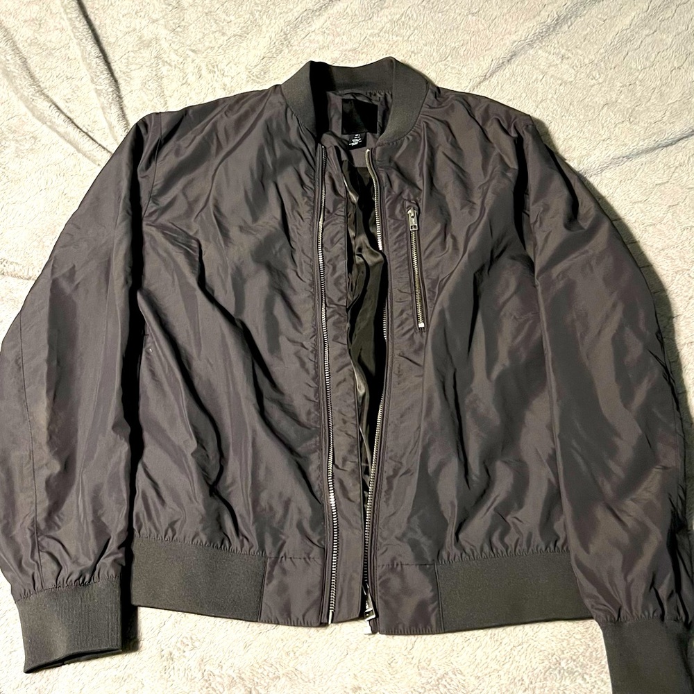 Grey bomber